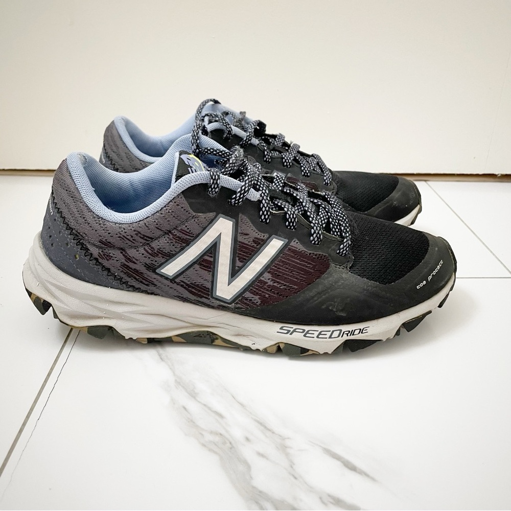 New Balance 690v2 Trail Walking Running Sneakers
